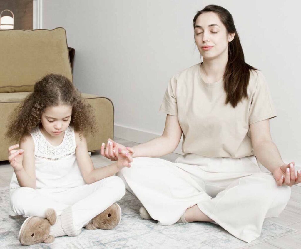 yoga-en-familia-zaragoza-1-2-1024x847